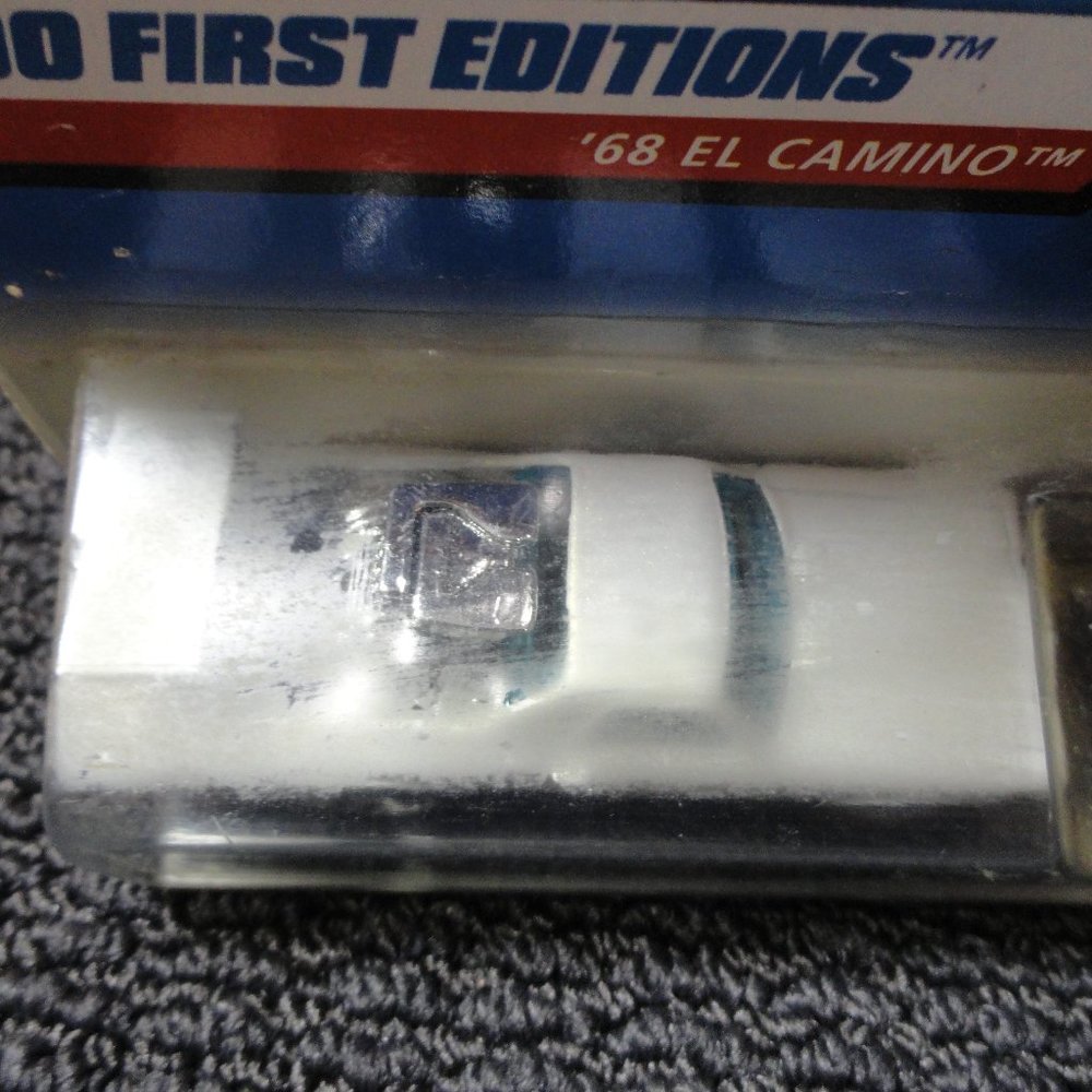 Hot Wheels 68 El Camino Race car, 2000 edition, nos sealed. Mancave collectable - Picture 3 of 3